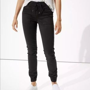 American Eagle high-waisted jogger NEW WITH TAGS
